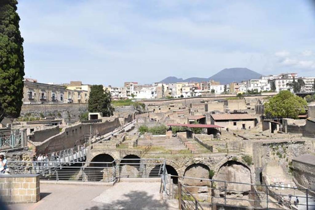 Herculaneum, April 2018. Looking north at west side of site. The access footbridge, on the left, leads onto the roadway Cardo III. Photo courtesy of Ian Lycett-King. Use is subject to Creative Commons Attribution-NonCommercial License v.4 International.